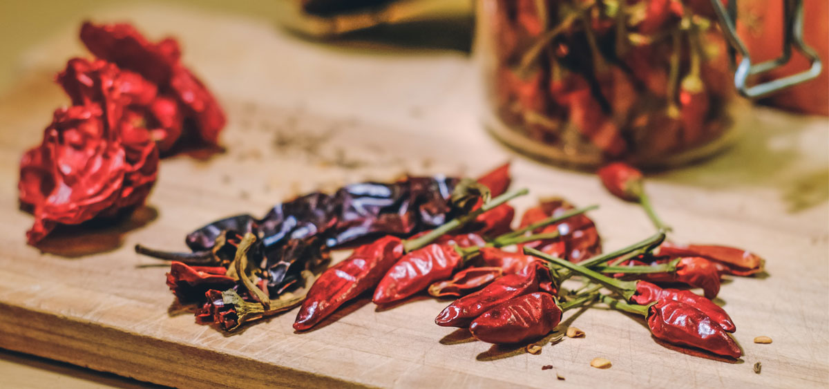Nunca conocerías estos 4 chiles secos por su nombre cuando son chiles frescos